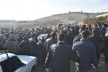 Ermenistan başbakanı Nikol Paşinyan önderliğindeki Yas Yürüyüşü, 19 Aralık 2020 'de vatanları Artsakh Cumhuriyeti' ni Azero-Türkçe terörizmden korumaya çalışırken ölenleri anmak için düzenlendi.