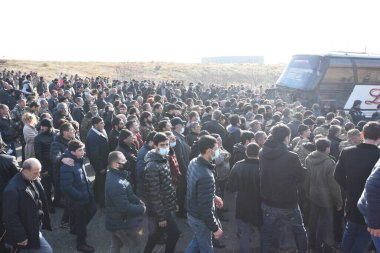 Ermenistan başbakanı Nikol Paşinyan önderliğindeki Yas Yürüyüşü, 19 Aralık 2020 'de vatanları Artsakh Cumhuriyeti' ni Azero-Türkçe terörizmden korumaya çalışırken ölenleri anmak için düzenlendi.