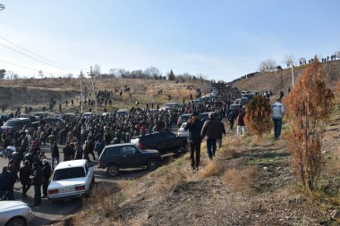 Ermenistan başbakanı Nikol Paşinyan önderliğindeki Yas Yürüyüşü, 19 Aralık 2020 'de vatanları Artsakh Cumhuriyeti' ni Azero-Türkçe terörizmden korumaya çalışırken ölenleri anmak için düzenlendi.