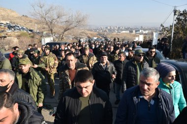 Ermenistan başbakanı Nikol Paşinyan önderliğindeki Yas Yürüyüşü, 19 Aralık 2020 'de vatanları Artsakh Cumhuriyeti' ni Azero-Türkçe terörizmden korumaya çalışırken ölenleri anmak için düzenlendi.