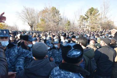 Ermenistan başbakanı Nikol Paşinyan önderliğindeki Yas Yürüyüşü, 19 Aralık 2020 'de vatanları Artsakh Cumhuriyeti' ni Azero-Türkçe terörizmden korumaya çalışırken ölenleri anmak için düzenlendi.