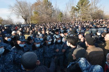 Ermenistan başbakanı Nikol Paşinyan önderliğindeki Yas Yürüyüşü, 19 Aralık 2020 'de vatanları Artsakh Cumhuriyeti' ni Azero-Türkçe terörizmden korumaya çalışırken ölenleri anmak için düzenlendi.