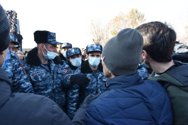 Ermenistan başbakanı Nikol Paşinyan önderliğindeki Yas Yürüyüşü, 19 Aralık 2020 'de vatanları Artsakh Cumhuriyeti' ni Azero-Türkçe terörizmden korumaya çalışırken ölenleri anmak için düzenlendi.