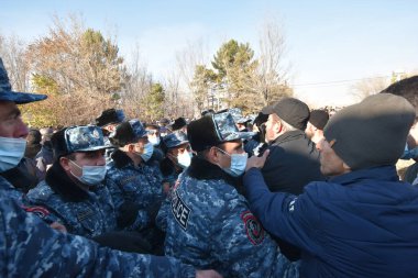 Ermenistan başbakanı Nikol Paşinyan önderliğindeki Yas Yürüyüşü, 19 Aralık 2020 'de vatanları Artsakh Cumhuriyeti' ni Azero-Türkçe terörizmden korumaya çalışırken ölenleri anmak için düzenlendi.