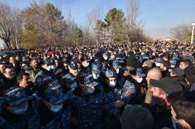 Ermenistan başbakanı Nikol Paşinyan önderliğindeki Yas Yürüyüşü, 19 Aralık 2020 'de vatanları Artsakh Cumhuriyeti' ni Azero-Türkçe terörizmden korumaya çalışırken ölenleri anmak için düzenlendi.