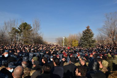 Ermenistan başbakanı Nikol Paşinyan önderliğindeki Yas Yürüyüşü, 19 Aralık 2020 'de vatanları Artsakh Cumhuriyeti' ni Azero-Türkçe terörizmden korumaya çalışırken ölenleri anmak için düzenlendi.
