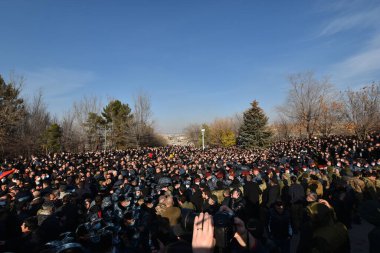 Ermenistan başbakanı Nikol Paşinyan önderliğindeki Yas Yürüyüşü, 19 Aralık 2020 'de vatanları Artsakh Cumhuriyeti' ni Azero-Türkçe terörizmden korumaya çalışırken ölenleri anmak için düzenlendi.