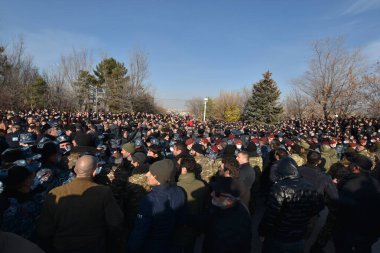 Ermenistan başbakanı Nikol Paşinyan önderliğindeki Yas Yürüyüşü, 19 Aralık 2020 'de vatanları Artsakh Cumhuriyeti' ni Azero-Türkçe terörizmden korumaya çalışırken ölenleri anmak için düzenlendi.
