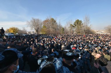 Ermenistan başbakanı Nikol Paşinyan önderliğindeki Yas Yürüyüşü, 19 Aralık 2020 'de vatanları Artsakh Cumhuriyeti' ni Azero-Türkçe terörizmden korumaya çalışırken ölenleri anmak için düzenlendi.