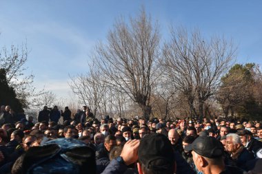 Ermenistan başbakanı Nikol Paşinyan önderliğindeki Yas Yürüyüşü, 19 Aralık 2020 'de vatanları Artsakh Cumhuriyeti' ni Azero-Türkçe terörizmden korumaya çalışırken ölenleri anmak için düzenlendi.