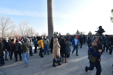Ermenistan başbakanı Nikol Paşinyan önderliğindeki Yas Yürüyüşü, 19 Aralık 2020 'de vatanları Artsakh Cumhuriyeti' ni Azero-Türkçe terörizmden korumaya çalışırken ölenleri anmak için düzenlendi.