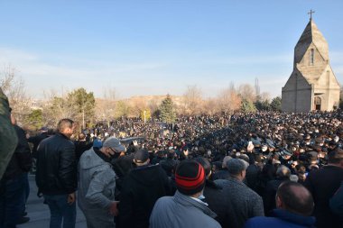 Ermenistan başbakanı Nikol Paşinyan önderliğindeki Yas Yürüyüşü, 19 Aralık 2020 'de vatanları Artsakh Cumhuriyeti' ni Azero-Türkçe terörizmden korumaya çalışırken ölenleri anmak için düzenlendi.