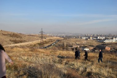 Ermenistan başbakanı Nikol Paşinyan önderliğindeki Yas Yürüyüşü, 19 Aralık 2020 'de vatanları Artsakh Cumhuriyeti' ni Azero-Türkçe terörizmden korumaya çalışırken ölenleri anmak için düzenlendi.