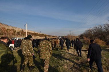Ermenistan başbakanı Nikol Paşinyan önderliğindeki Yas Yürüyüşü, 19 Aralık 2020 'de vatanları Artsakh Cumhuriyeti' ni Azero-Türkçe terörizmden korumaya çalışırken ölenleri anmak için düzenlendi.