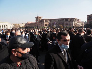 Ermenistan başbakanı Nikol Paşinyan önderliğindeki Yas Yürüyüşü, 19 Aralık 2020 'de vatanları Artsakh Cumhuriyeti' ni Azero-Türkçe terörizmden korumaya çalışırken ölenleri anmak için düzenlendi.