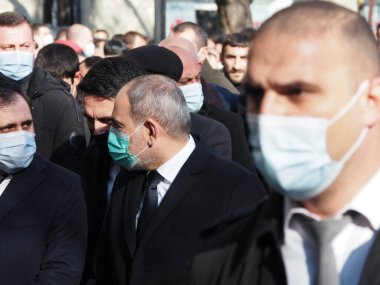 Ermenistan başbakanı Nikol Paşinyan önderliğindeki Yas Yürüyüşü, 19 Aralık 2020 'de vatanları Artsakh Cumhuriyeti' ni Azero-Türkçe terörizmden korumaya çalışırken ölenleri anmak için düzenlendi.