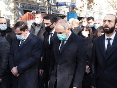 Ermenistan başbakanı Nikol Paşinyan önderliğindeki Yas Yürüyüşü, 19 Aralık 2020 'de vatanları Artsakh Cumhuriyeti' ni Azero-Türkçe terörizmden korumaya çalışırken ölenleri anmak için düzenlendi.