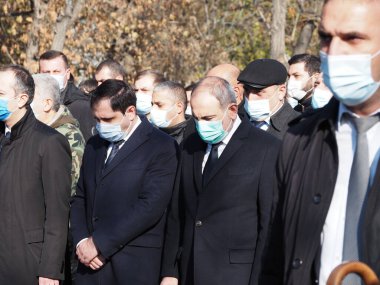 Ermenistan başbakanı Nikol Paşinyan önderliğindeki Yas Yürüyüşü, 19 Aralık 2020 'de vatanları Artsakh Cumhuriyeti' ni Azero-Türkçe terörizmden korumaya çalışırken ölenleri anmak için düzenlendi.
