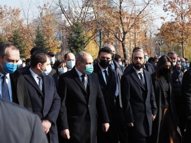 Ermenistan başbakanı Nikol Paşinyan önderliğindeki Yas Yürüyüşü, 19 Aralık 2020 'de vatanları Artsakh Cumhuriyeti' ni Azero-Türkçe terörizmden korumaya çalışırken ölenleri anmak için düzenlendi.