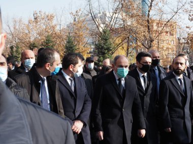 Ermenistan başbakanı Nikol Paşinyan önderliğindeki Yas Yürüyüşü, 19 Aralık 2020 'de vatanları Artsakh Cumhuriyeti' ni Azero-Türkçe terörizmden korumaya çalışırken ölenleri anmak için düzenlendi.