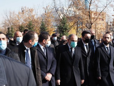 Ermenistan başbakanı Nikol Paşinyan önderliğindeki Yas Yürüyüşü, 19 Aralık 2020 'de vatanları Artsakh Cumhuriyeti' ni Azero-Türkçe terörizmden korumaya çalışırken ölenleri anmak için düzenlendi.
