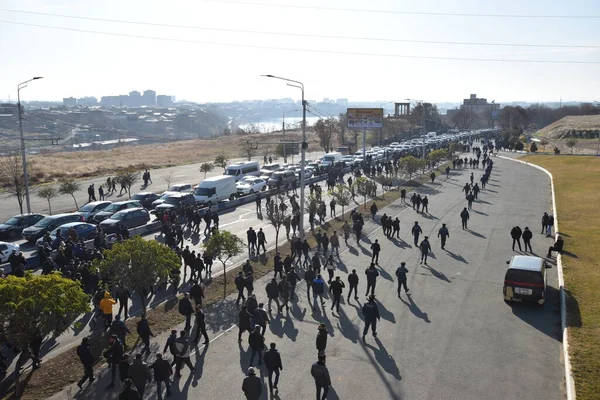 Ermenistan başbakanı Nikol Paşinyan önderliğindeki Yas Yürüyüşü, 19 Aralık 2020 'de vatanları Artsakh Cumhuriyeti' ni Azero-Türkçe terörizmden korumaya çalışırken ölenleri anmak için düzenlendi.
