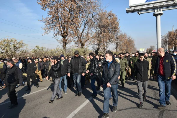 Ermenistan başbakanı Nikol Paşinyan önderliğindeki Yas Yürüyüşü, 19 Aralık 2020 'de vatanları Artsakh Cumhuriyeti' ni Azero-Türkçe terörizmden korumaya çalışırken ölenleri anmak için düzenlendi.