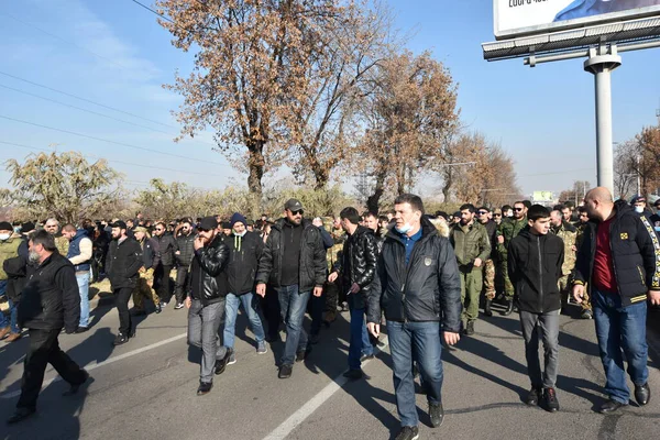 Ermenistan başbakanı Nikol Paşinyan önderliğindeki Yas Yürüyüşü, 19 Aralık 2020 'de vatanları Artsakh Cumhuriyeti' ni Azero-Türkçe terörizmden korumaya çalışırken ölenleri anmak için düzenlendi.