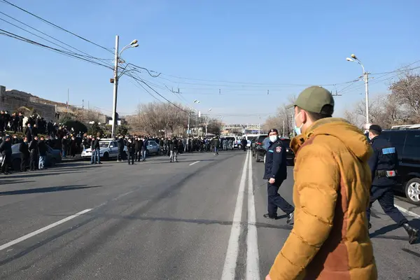Ermenistan başbakanı Nikol Paşinyan önderliğindeki Yas Yürüyüşü, 19 Aralık 2020 'de vatanları Artsakh Cumhuriyeti' ni Azero-Türkçe terörizmden korumaya çalışırken ölenleri anmak için düzenlendi.