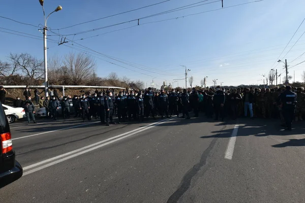 Ermenistan başbakanı Nikol Paşinyan önderliğindeki Yas Yürüyüşü, 19 Aralık 2020 'de vatanları Artsakh Cumhuriyeti' ni Azero-Türkçe terörizmden korumaya çalışırken ölenleri anmak için düzenlendi.