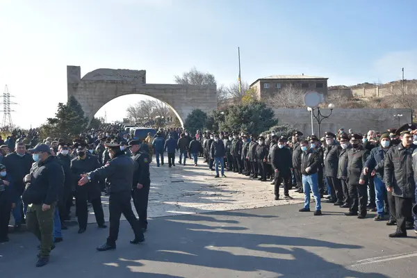 Ermenistan başbakanı Nikol Paşinyan önderliğindeki Yas Yürüyüşü, 19 Aralık 2020 'de vatanları Artsakh Cumhuriyeti' ni Azero-Türkçe terörizmden korumaya çalışırken ölenleri anmak için düzenlendi.