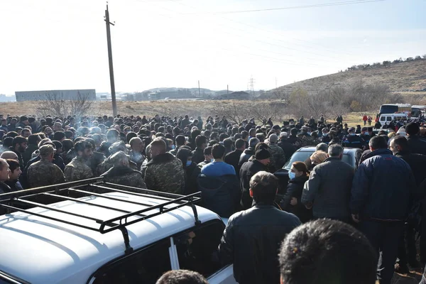 Ermenistan başbakanı Nikol Paşinyan önderliğindeki Yas Yürüyüşü, 19 Aralık 2020 'de vatanları Artsakh Cumhuriyeti' ni Azero-Türkçe terörizmden korumaya çalışırken ölenleri anmak için düzenlendi.