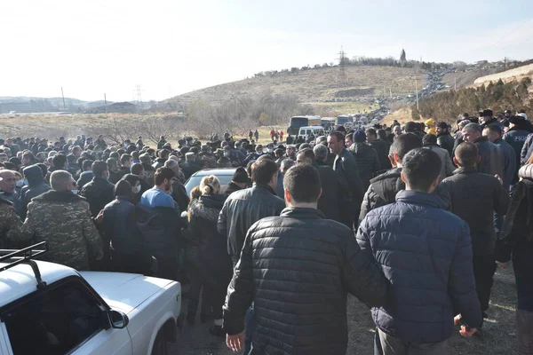 Ermenistan başbakanı Nikol Paşinyan önderliğindeki Yas Yürüyüşü, 19 Aralık 2020 'de vatanları Artsakh Cumhuriyeti' ni Azero-Türkçe terörizmden korumaya çalışırken ölenleri anmak için düzenlendi.