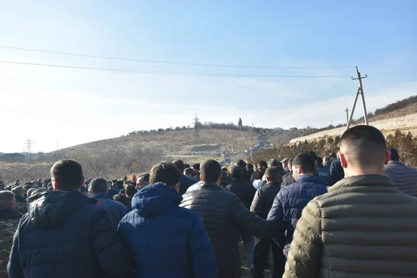 Ermenistan başbakanı Nikol Paşinyan önderliğindeki Yas Yürüyüşü, 19 Aralık 2020 'de vatanları Artsakh Cumhuriyeti' ni Azero-Türkçe terörizmden korumaya çalışırken ölenleri anmak için düzenlendi.