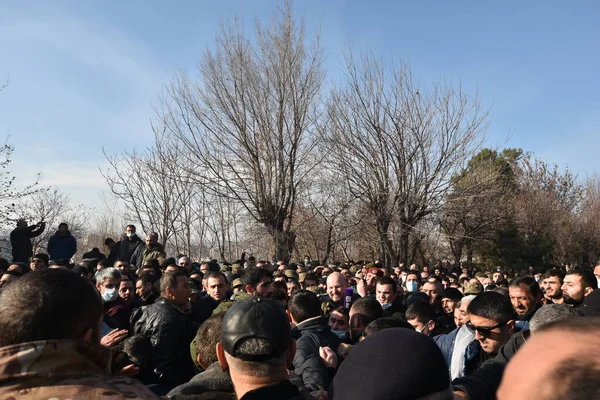 Ermenistan başbakanı Nikol Paşinyan önderliğindeki Yas Yürüyüşü, 19 Aralık 2020 'de vatanları Artsakh Cumhuriyeti' ni Azero-Türkçe terörizmden korumaya çalışırken ölenleri anmak için düzenlendi.