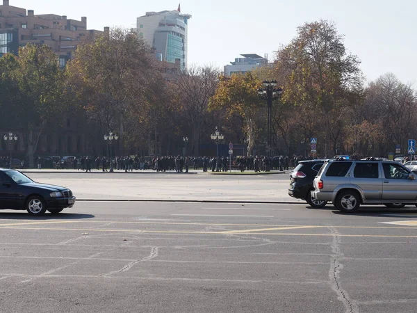 Ermenistan başbakanı Nikol Paşinyan önderliğindeki Yas Yürüyüşü, 19 Aralık 2020 'de vatanları Artsakh Cumhuriyeti' ni Azero-Türkçe terörizmden korumaya çalışırken ölenleri anmak için düzenlendi.