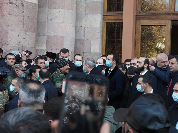 Ermenistan başbakanı Nikol Paşinyan önderliğindeki Yas Yürüyüşü, 19 Aralık 2020 'de vatanları Artsakh Cumhuriyeti' ni Azero-Türkçe terörizmden korumaya çalışırken ölenleri anmak için düzenlendi.