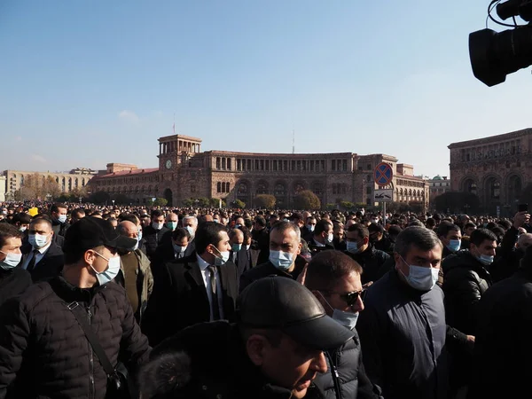 Ermenistan başbakanı Nikol Paşinyan önderliğindeki Yas Yürüyüşü, 19 Aralık 2020 'de vatanları Artsakh Cumhuriyeti' ni Azero-Türkçe terörizmden korumaya çalışırken ölenleri anmak için düzenlendi.