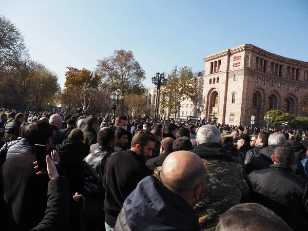 Ermenistan başbakanı Nikol Paşinyan önderliğindeki Yas Yürüyüşü, 19 Aralık 2020 'de vatanları Artsakh Cumhuriyeti' ni Azero-Türkçe terörizmden korumaya çalışırken ölenleri anmak için düzenlendi.