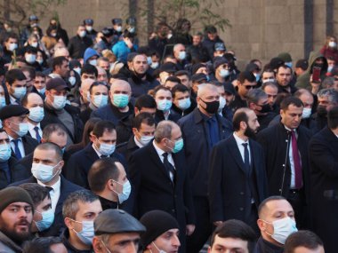 Ermenistan başbakanı Nikol Paşinyan önderliğindeki Yas Yürüyüşü, 19 Aralık 2020 'de vatanları Artsakh Cumhuriyeti' ni Azero-Türkçe terörizmden korumaya çalışırken ölenleri anmak için düzenlendi.