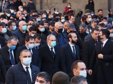 Ermenistan başbakanı Nikol Paşinyan önderliğindeki Yas Yürüyüşü, 19 Aralık 2020 'de vatanları Artsakh Cumhuriyeti' ni Azero-Türkçe terörizmden korumaya çalışırken ölenleri anmak için düzenlendi.