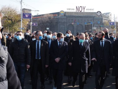 Ermenistan başbakanı Nikol Paşinyan önderliğindeki Yas Yürüyüşü, 19 Aralık 2020 'de vatanları Artsakh Cumhuriyeti' ni Azero-Türkçe terörizmden korumaya çalışırken ölenleri anmak için düzenlendi.