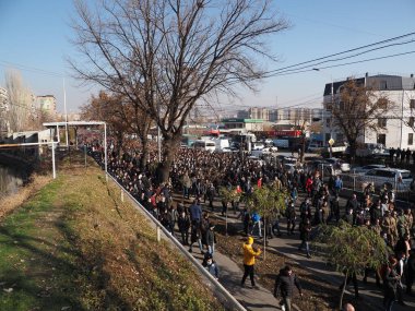 Ermenistan başbakanı Nikol Paşinyan önderliğindeki Yas Yürüyüşü, 19 Aralık 2020 'de vatanları Artsakh Cumhuriyeti' ni Azero-Türkçe terörizmden korumaya çalışırken ölenleri anmak için düzenlendi.