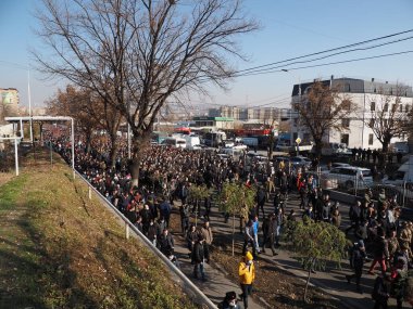 Ermenistan başbakanı Nikol Paşinyan önderliğindeki Yas Yürüyüşü, 19 Aralık 2020 'de vatanları Artsakh Cumhuriyeti' ni Azero-Türkçe terörizmden korumaya çalışırken ölenleri anmak için düzenlendi.