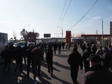 Ermenistan başbakanı Nikol Paşinyan önderliğindeki Yas Yürüyüşü, 19 Aralık 2020 'de vatanları Artsakh Cumhuriyeti' ni Azero-Türkçe terörizmden korumaya çalışırken ölenleri anmak için düzenlendi.