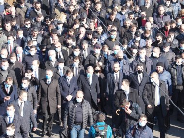 Ermenistan başbakanı Nikol Paşinyan önderliğindeki Yas Yürüyüşü, 19 Aralık 2020 'de vatanları Artsakh Cumhuriyeti' ni Azero-Türkçe terörizmden korumaya çalışırken ölenleri anmak için düzenlendi.