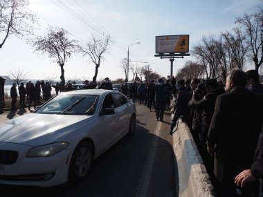 Ermenistan başbakanı Nikol Paşinyan önderliğindeki Yas Yürüyüşü, 19 Aralık 2020 'de vatanları Artsakh Cumhuriyeti' ni Azero-Türkçe terörizmden korumaya çalışırken ölenleri anmak için düzenlendi.