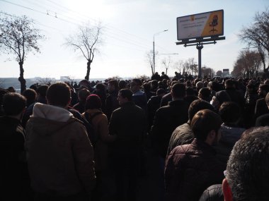 Ermenistan başbakanı Nikol Paşinyan önderliğindeki Yas Yürüyüşü, 19 Aralık 2020 'de vatanları Artsakh Cumhuriyeti' ni Azero-Türkçe terörizmden korumaya çalışırken ölenleri anmak için düzenlendi.