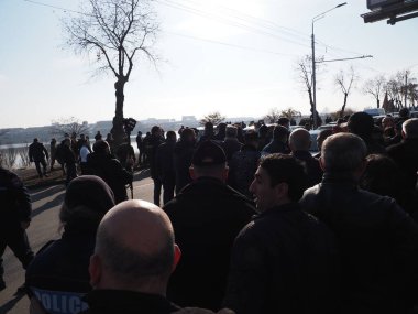 Ermenistan başbakanı Nikol Paşinyan önderliğindeki Yas Yürüyüşü, 19 Aralık 2020 'de vatanları Artsakh Cumhuriyeti' ni Azero-Türkçe terörizmden korumaya çalışırken ölenleri anmak için düzenlendi.