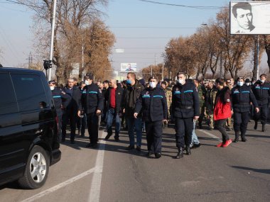 Ermenistan başbakanı Nikol Paşinyan önderliğindeki Yas Yürüyüşü, 19 Aralık 2020 'de vatanları Artsakh Cumhuriyeti' ni Azero-Türkçe terörizmden korumaya çalışırken ölenleri anmak için düzenlendi.